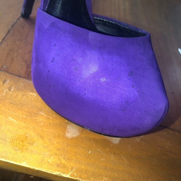 Aldo suede large buckle heel - Picture 11 of 11